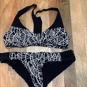 Lululemon size 8 top and bottom Swimsuit